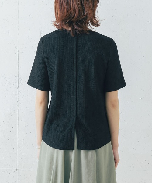 URBAN RESEARCH ROSSO（アーバンリサーチロッソ）の「バックスリットリンクルTシャツ（Tシャツ/カットソー・レディース・ブラック/ベージュ/グリーン系その他・FREE）」の4枚目の写真