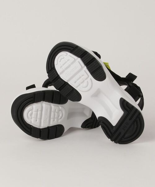 BARNSsohostreet（バーンズソーホーストリート）の「NM J036 ﾌﾞﾗﾂｸ（サンダル・キッズ・ブラック・23.0cm/20.0cm/21.0cm/22.0cm）」の2枚目の写真