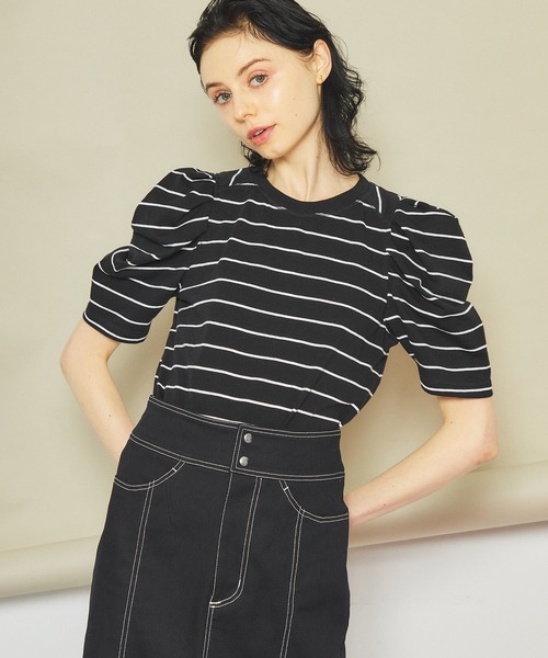 イネラ ボーダータックショルダートップス INella 完売色 INella（イネラ）の「【INella(イネラ)】ボーダータック