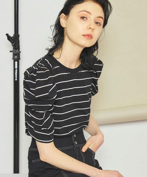 イネラ ボーダータックショルダートップス INella 完売色 INella（イネラ）の「【INella(イネラ)】ボーダータック