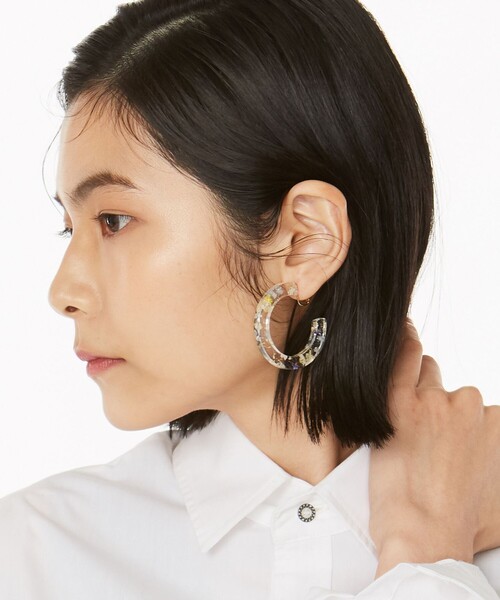 ANEVER(アンエバー)の「CIRCLE HOOP イヤリング(イヤリング・レディース・ホワイト系・F)」の5枚目の写真
