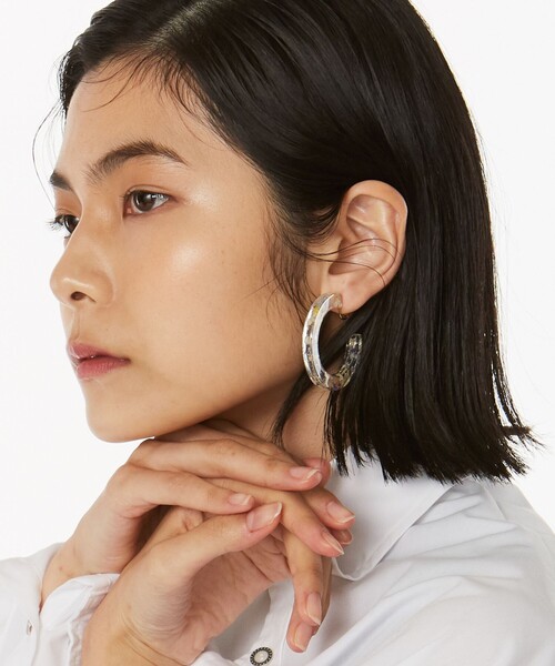 ANEVER(アンエバー)の「CIRCLE HOOP イヤリング(イヤリング・レディース・ホワイト系・F)」の2枚目の写真