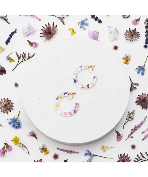 ANEVER(アンエバー)の「CIRCLE HOOP イヤリング(イヤリング・レディース・ホワイト系・F)」の8枚目の写真