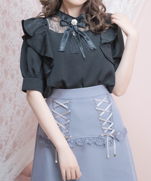 ROJITA(ロジータ)の「デコルテ開きラッフルブラウス(シャツ/ブラウス・レディース・パープル/ホワイト/ブラック・FREE)」の6枚目の写真