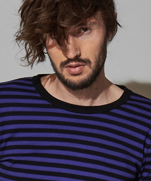 NO ID.（ノーアイディ）の「mlt3456-ボーダーロンＴ（Tシャツ/カットソー・メンズ・ブラック×グレー/ブラック×レッド/ホワイト×ブラック/ブラック×パープル・1/2）」の22枚目の写真