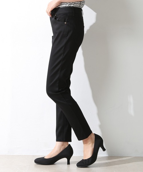 Honeys（ハニーズ）の「スリムカラースキニー（股下６７ｃｍ）（その他パンツ・レディース・カーキ/ブラウン/ネイビー/ライトベージュ/ブラック/ピンク系その他/アイボリー/ライトカーキ/スミクロ・SS/S/M/LL/L）」の16枚目の写真