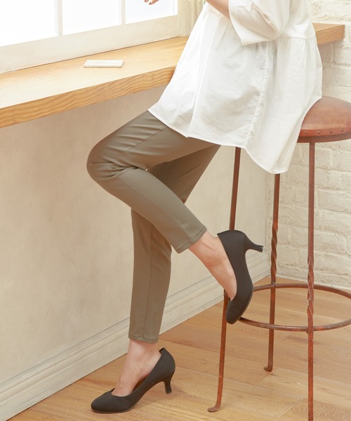 Honeys（ハニーズ）の「スリムカラースキニー（股下６７ｃｍ）（その他パンツ・レディース・カーキ/ブラウン/ネイビー/ライトベージュ/ブラック/ピンク系その他/アイボリー/ライトカーキ/スミクロ・SS/S/M/LL/L）」の15枚目の写真