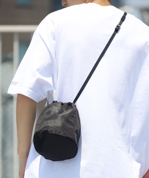 PONY（ポニー）の「PONY/ポニー LOGO PRINT MINI SHOULDER ショルダーバッグ（ショルダーバッグ・メンズ・ブラック/ベージュ/カーキ・FREE）」の12枚目の写真