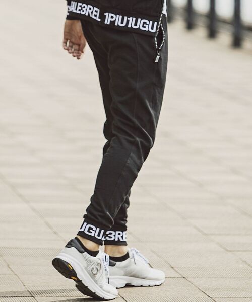 1piu1uguale3 RELAX(ウノピュウノウグァーレトレリラックス)の「【別注】1PIU1UGUALE3 RELAX/ウノピゥ ウノ ウグァーレ トレ リラックス/RIB LOGO JOGGER(スウェットパンツ・メンズ・ブラック/グレー・SMALL/MEDIUM/LARGE/X-LARGE/XX-LARGE)」の14枚目の写真
