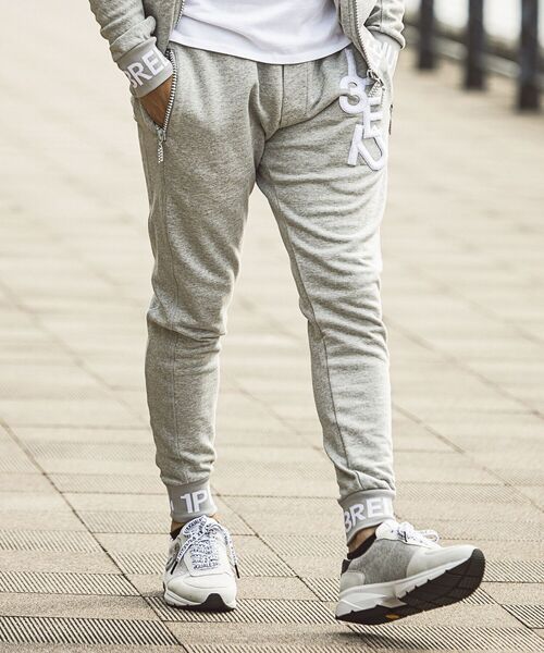 1piu1uguale3 RELAX(ウノピュウノウグァーレトレリラックス)の「【別注】1PIU1UGUALE3 RELAX/ウノピゥ ウノ ウグァーレ トレ リラックス/RIB LOGO JOGGER(スウェットパンツ・メンズ・ブラック/グレー・SMALL/MEDIUM/LARGE/X-LARGE/XX-LARGE)」の20枚目の写真