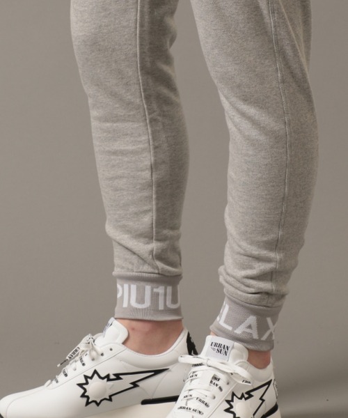 1piu1uguale3 RELAX(ウノピュウノウグァーレトレリラックス)の「【別注】1PIU1UGUALE3 RELAX/ウノピゥ ウノ ウグァーレ トレ リラックス/RIB LOGO JOGGER(スウェットパンツ・メンズ・ブラック/グレー・SMALL/MEDIUM/LARGE/X-LARGE/XX-LARGE)」の10枚目の写真