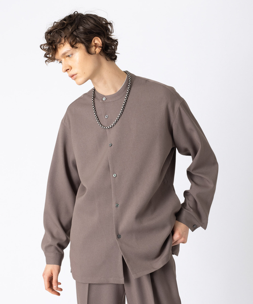 MYSELF ABAHOUSE(マイセルフアバハウス)の「【MYSELF ABAHOUSE】POLY WOOLLY TWILL ポリウーリーツイル オーバーサイズ ブッチャーシャツ(シャツ/ブラウス・メンズ・ベージュ/グレイッシュベージュ/カーキ/グレイッシュブルー・46/48)」の2枚目の写真