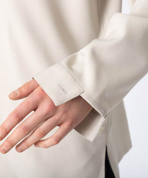 MYSELF ABAHOUSE(マイセルフアバハウス)の「【MYSELF ABAHOUSE】POLY WOOLLY TWILL ポリウーリーツイル オーバーサイズ ブッチャーシャツ(シャツ/ブラウス・メンズ・ベージュ/グレイッシュベージュ/カーキ/グレイッシュブルー・46/48)」の13枚目の写真
