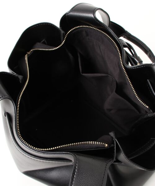 MONICA（モニカ）の「ベルトモチーフA4トートバッグ（トートバッグ・レディース・アイボリー/グレイッシュベージュ/ブラック/ピンクベージュ/オリーブ・FREE）」の7枚目の写真