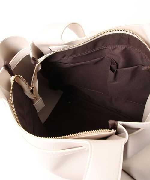 MONICA（モニカ）の「ベルトモチーフA4トートバッグ（トートバッグ・レディース・アイボリー/グレイッシュベージュ/ブラック/ピンクベージュ/オリーブ・FREE）」の22枚目の写真