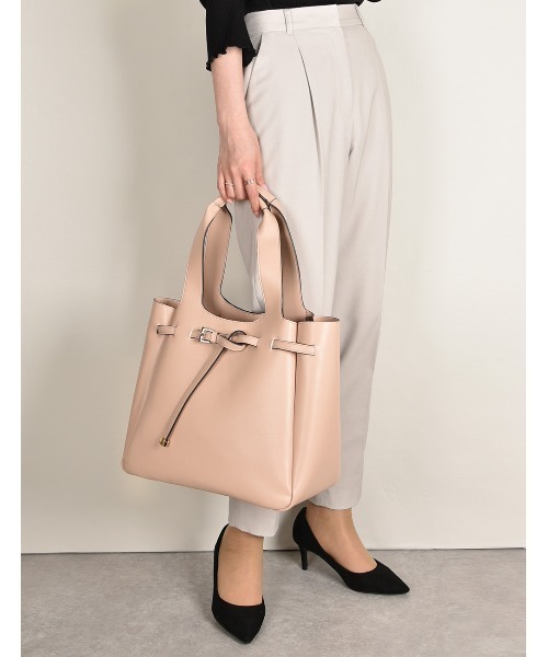 MONICA（モニカ）の「ベルトモチーフA4トートバッグ（トートバッグ・レディース・アイボリー/グレイッシュベージュ/ブラック/ピンクベージュ/オリーブ・FREE）」の5枚目の写真