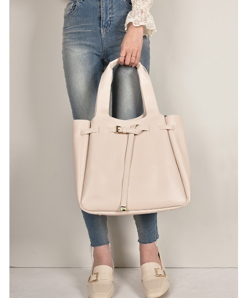 MONICA（モニカ）の「ベルトモチーフA4トートバッグ（トートバッグ・レディース・アイボリー/グレイッシュベージュ/ブラック/ピンクベージュ/オリーブ・FREE）」の14枚目の写真