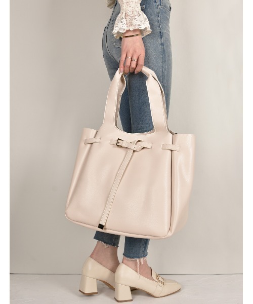 MONICA（モニカ）の「ベルトモチーフA4トートバッグ（トートバッグ・レディース・アイボリー/グレイッシュベージュ/ブラック/ピンクベージュ/オリーブ・FREE）」の20枚目の写真