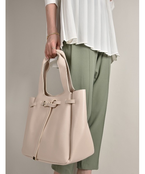 MONICA（モニカ）の「ベルトモチーフA4トートバッグ（トートバッグ・レディース・アイボリー/グレイッシュベージュ/ブラック/ピンクベージュ/オリーブ・FREE）」の12枚目の写真