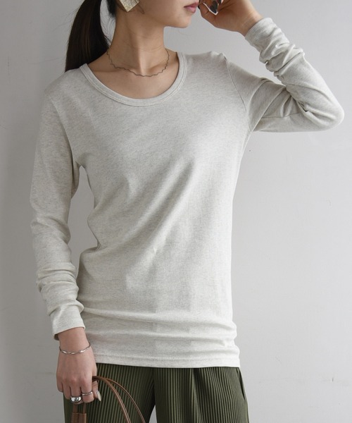 and it_(アンドイット)の「【日本製】 涙開きスムースコットンロングカットソー(Tシャツ/カットソー・レディース・オフホワイト/杢グレー/オートミール/ネイビー/ラベンダー/マスタード/モカ/ブルー/ブルーグリーン/ブラック/ワインレッド/チャコールグレー・MEDIUM/X-LARGE/LARGE)」の7枚目の写真