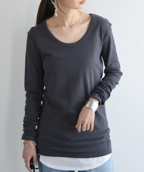 and it_(アンドイット)の「【日本製】 涙開きスムースコットンロングカットソー(Tシャツ/カットソー・レディース・オフホワイト/杢グレー/オートミール/ネイビー/ラベンダー/マスタード/モカ/ブルー/ブルーグリーン/ブラック/ワインレッド/チャコールグレー・MEDIUM/X-LARGE/LARGE)」の4枚目の写真