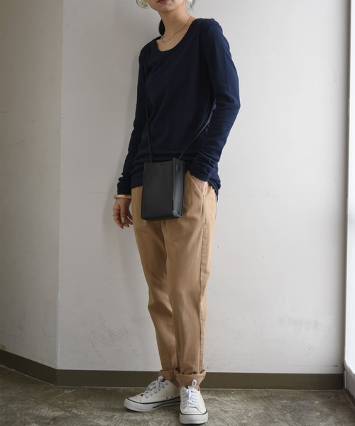 and it_(アンドイット)の「【日本製】 涙開きスムースコットンロングカットソー(Tシャツ/カットソー・レディース・オフホワイト/杢グレー/オートミール/ネイビー/ラベンダー/マスタード/モカ/ブルー/ブルーグリーン/ブラック/ワインレッド/チャコールグレー・MEDIUM/X-LARGE/LARGE)」の21枚目の写真