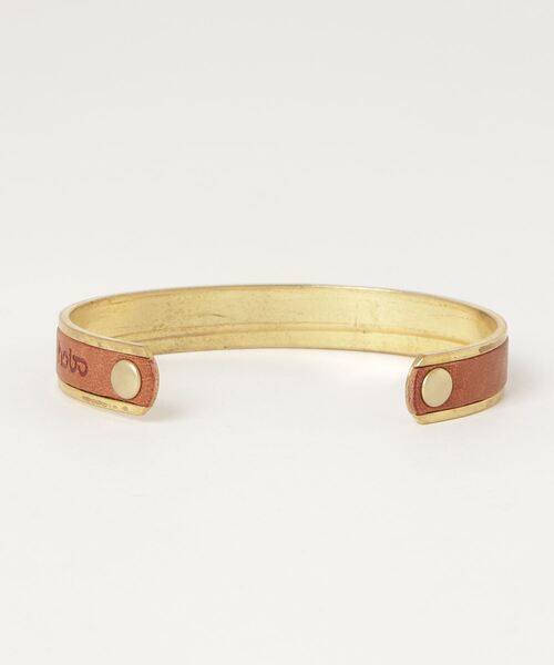 hobo(ホーボー)の「hobo/BRASS BRACELET COW LEATHER(ブレスレット・メンズ・ブラウン/ブラック・FREE)」の3枚目の写真