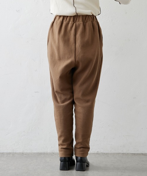 PUAL CE CIN(ピュアルセシン)の「針抜きリブテーパードパンツ(その他パンツ・レディース・ブラック/ブラウン/マスタード/ナチュラル・FREE)」の6枚目の写真