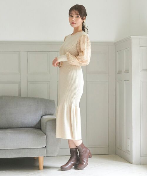 MAJESTIC LEGON（マジェスティックレゴン）の「レーススリーブマーメイドワンピース（ワンピース・レディース・アイボリー/ライトグレー/ピンクベージュ・MEDIUM/SMALL）」の16枚目の写真