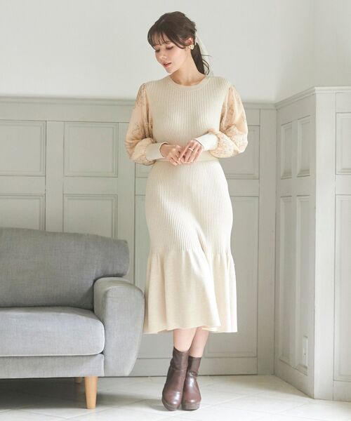 MAJESTIC LEGON（マジェスティックレゴン）の「レーススリーブマーメイドワンピース（ワンピース・レディース・アイボリー/ライトグレー/ピンクベージュ・MEDIUM/SMALL）」の15枚目の写真