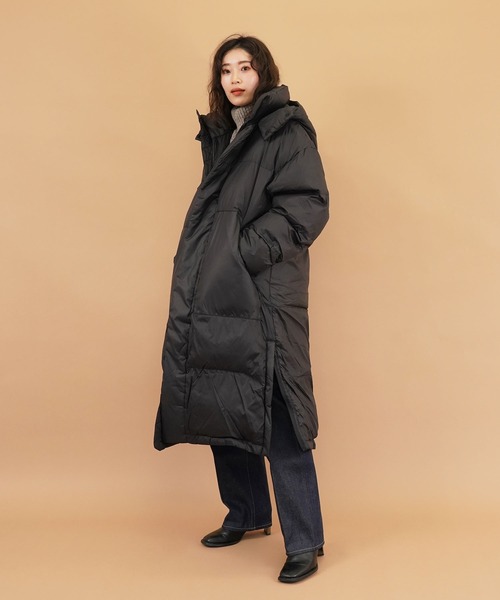 SHU(シュー)の「WIDE DOWN JACKET(ダウンジャケット/コート・レディース・ブラック・M/L)」の5枚目の写真