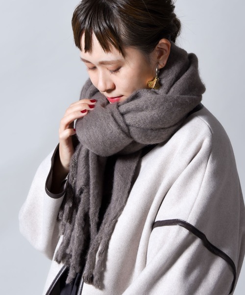 CALIFORNIA OUTFITTERS（カリフォルニア アウトフィッターズ）の「ピュアウールタッチ　フリンジ　ボリュームマフラー（マフラー・レディース・モカ/ブラウン系/ブラウン系1/ナチュラル/ブルー/スカイブルー/グレー・ONE SIZE）」の3枚目の写真