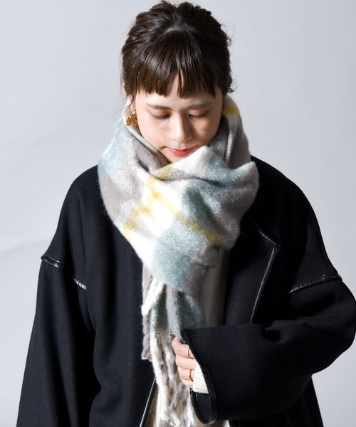 CALIFORNIA OUTFITTERS（カリフォルニア アウトフィッターズ）の「ピュアウールタッチ　フリンジ　ボリュームマフラー（マフラー・レディース・モカ/ブラウン系/ブラウン系1/ナチュラル/ブルー/スカイブルー/グレー・ONE SIZE）」の11枚目の写真