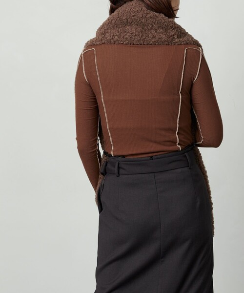 Firsthand(ファーストハンド)の「Firsthand/ファーストハンド マルチウェイボアストール(マフラー・レディース・キャメル/ブラック・ONE SIZE)」の11枚目の写真