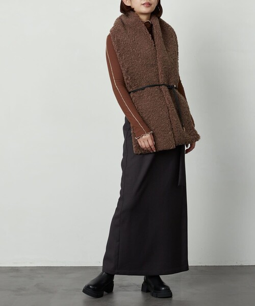 Firsthand(ファーストハンド)の「Firsthand/ファーストハンド マルチウェイボアストール(マフラー・レディース・キャメル/ブラック・ONE SIZE)」の13枚目の写真