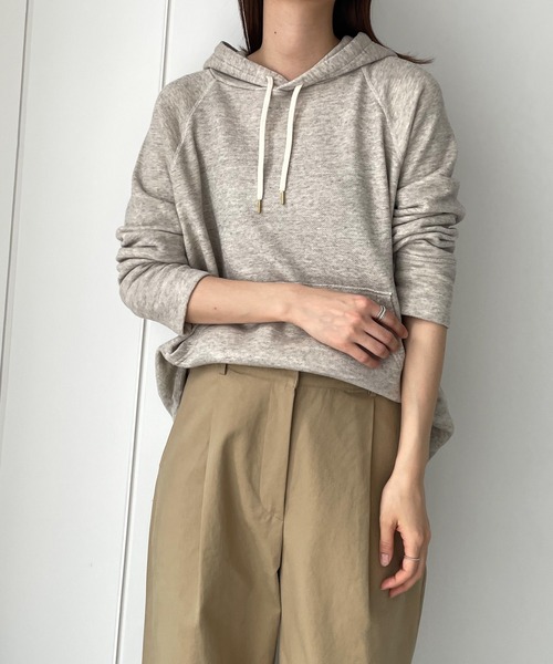CANAL JEAN(キャナルジーン)の「harmonie(アルモニ) マシュマロ裏毛ラグランプルパーカー(パーカー・レディース・ホワイト/チャコールグレー/ブラック/グレー/モカ/オートミール・ONE SIZE)」の6枚目の写真