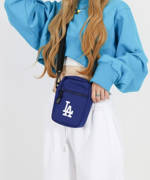 MLB(メジャーリーグベースボール)の「【MLB / メジャーリーグベースボール】チームロゴ刺繍 ミニショルダーバッグ(ショルダーバッグ・メンズ・ブラック/ブラウン/ブルー/グリーン/A・ONESIZE)」の4枚目の写真