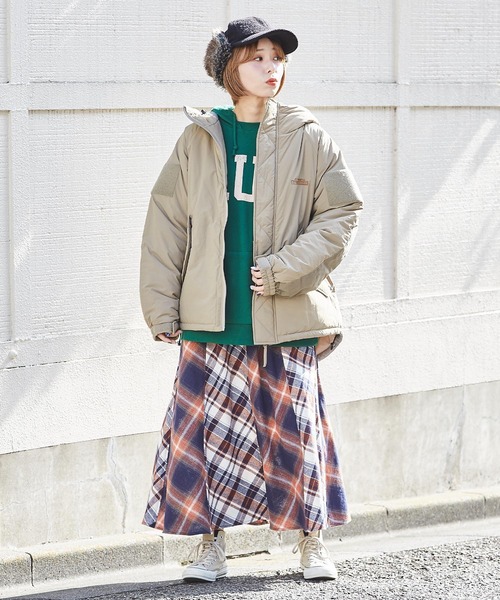 CUBE SUGAR（キューブシュガー）の「ナイロン中綿モンスターパーカーダウンジャケット（ダウンジャケット/コート・レディース・ベージュ/カーキ/マルチ/スミクロ・M）」の11枚目の写真