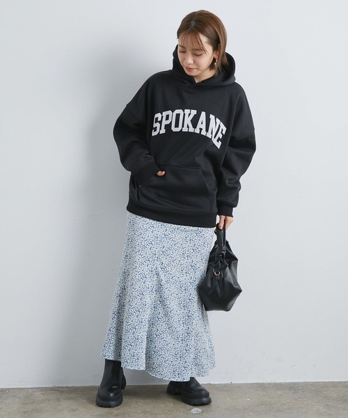 vis-`a-vis（ビサビ）の「【WEB限定】カレッジロゴ裏毛フーディプルオーバー（パーカー・レディース・ブラック/グレー/ラベンダー/キナリ・FREE）」の20枚目の写真