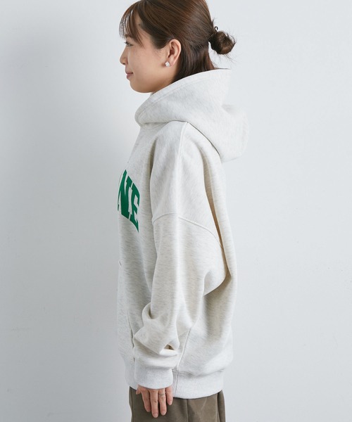vis-`a-vis（ビサビ）の「【WEB限定】カレッジロゴ裏毛フーディプルオーバー（パーカー・レディース・ブラック/グレー/ラベンダー/キナリ・FREE）」の21枚目の写真