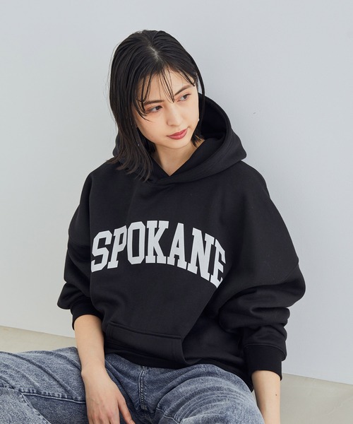 vis-`a-vis（ビサビ）の「【WEB限定】カレッジロゴ裏毛フーディプルオーバー（パーカー・レディース・ブラック/グレー/ラベンダー/キナリ・FREE）」の11枚目の写真