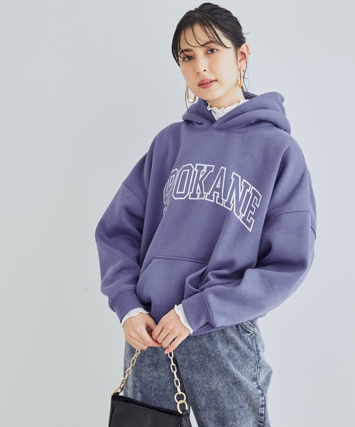 vis-`a-vis（ビサビ）の「【WEB限定】カレッジロゴ裏毛フーディプルオーバー（パーカー・レディース・ブラック/グレー/ラベンダー/キナリ・FREE）」の9枚目の写真