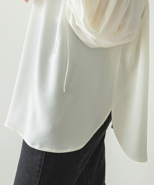 rectangle(レクタングル)の「2WAYレースアップブラウス(シャツ/ブラウス・レディース・オフホワイト/グレイッシュベージュ・FREE)」の10枚目の写真