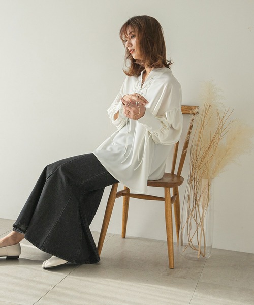 rectangle(レクタングル)の「2WAYレースアップブラウス(シャツ/ブラウス・レディース・オフホワイト/グレイッシュベージュ・FREE)」の8枚目の写真