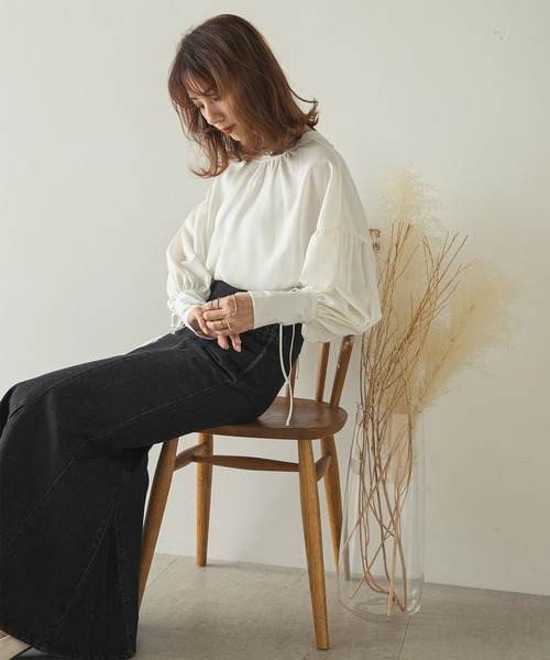 rectangle(レクタングル)の「2WAYレースアップブラウス(シャツ/ブラウス・レディース・オフホワイト/グレイッシュベージュ・FREE)」の3枚目の写真