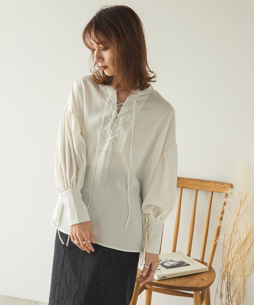 rectangle(レクタングル)の「2WAYレースアップブラウス(シャツ/ブラウス・レディース・オフホワイト/グレイッシュベージュ・FREE)」の21枚目の写真