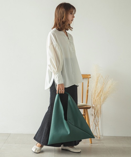 rectangle(レクタングル)の「2WAYレースアップブラウス(シャツ/ブラウス・レディース・オフホワイト/グレイッシュベージュ・FREE)」の6枚目の写真