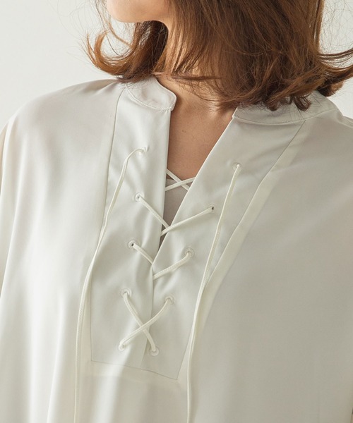 rectangle(レクタングル)の「2WAYレースアップブラウス(シャツ/ブラウス・レディース・オフホワイト/グレイッシュベージュ・FREE)」の7枚目の写真
