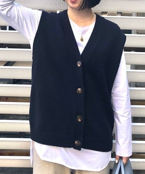 Demi-Luxe BEAMS（デミルクス ビームス）の「Demi-Luxe BEAMS / ニット ベスト（ベスト・レディース・ネイビー/オフホワイト・ONE SIZE）」の2枚目の写真