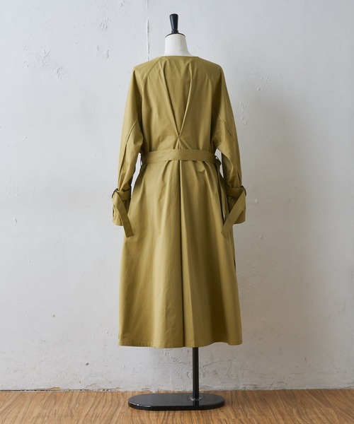 BEARDSLEY（ビアズリー）の「袖のベルトから生まれる立体感が◎ノーカラートレンチコート（トレンチコート・レディース・ライトベージュ/オリーブ・FREE）」の15枚目の写真